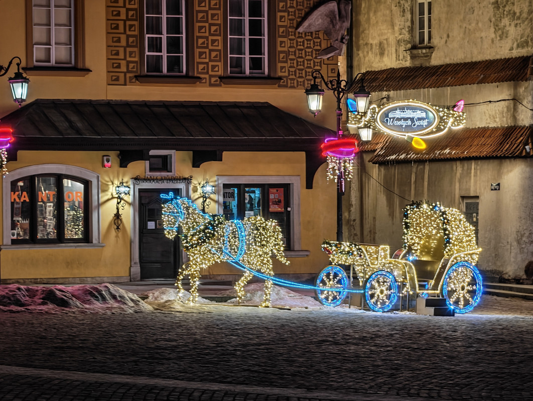 1/7 s, f/2.6, ISO 640, Moduł tele 6x