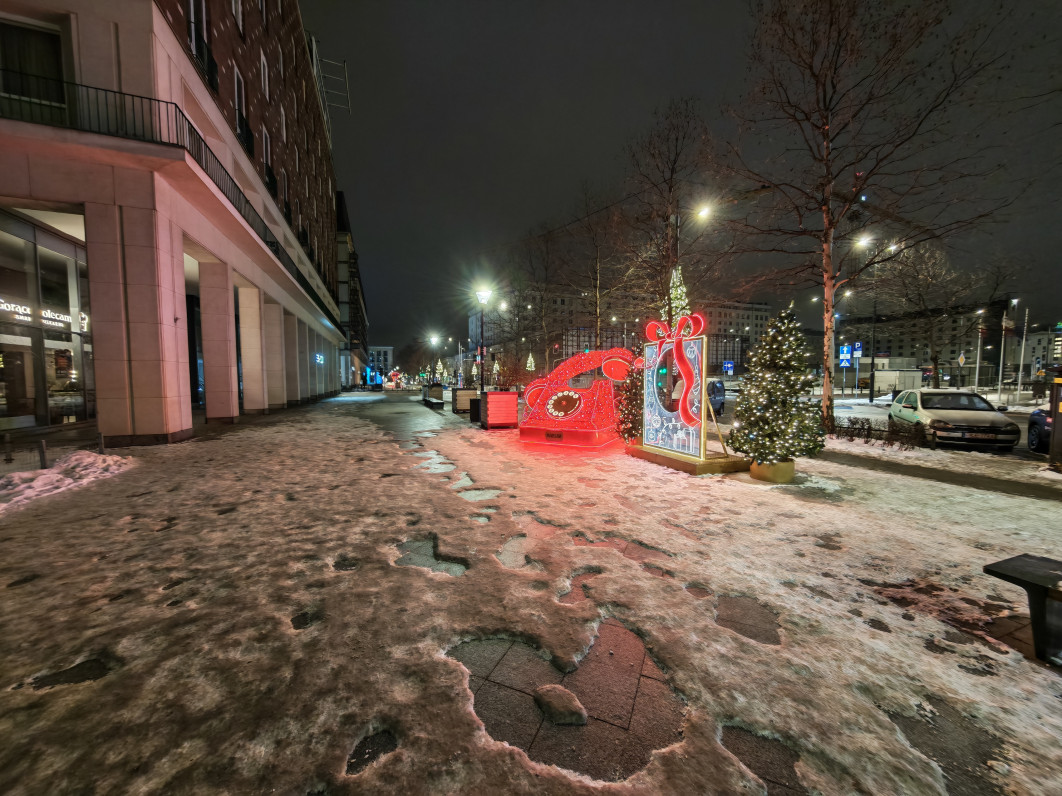 1/7 s, f/2, ISO 160, Moduł ultraszerokokątny 0,7x