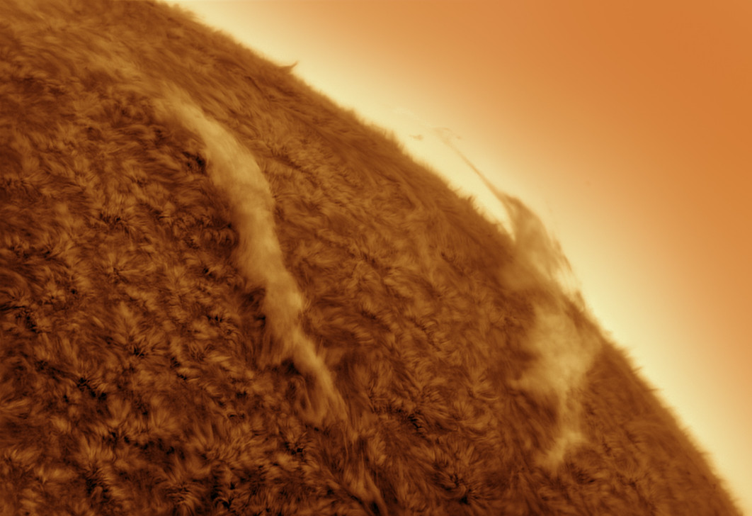 Fot. Mario Cogo, "Suspended Plasma", nominacja w kat. Our Sun / 