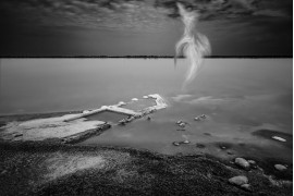 fot. Patrick Desgaupes, z cyklu "Unveiled Memories", 3. nagroda w kategorii Fine Art / Monovisions Photography Awards 2019