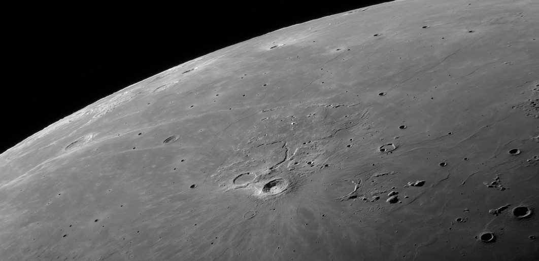 Fot. Raul Cantemir, &quot;Aristarchus on the Moon&quot; / wyróżnienie w kat. Our Moon / ZWO Astronomy Photographer of the Year 2025 