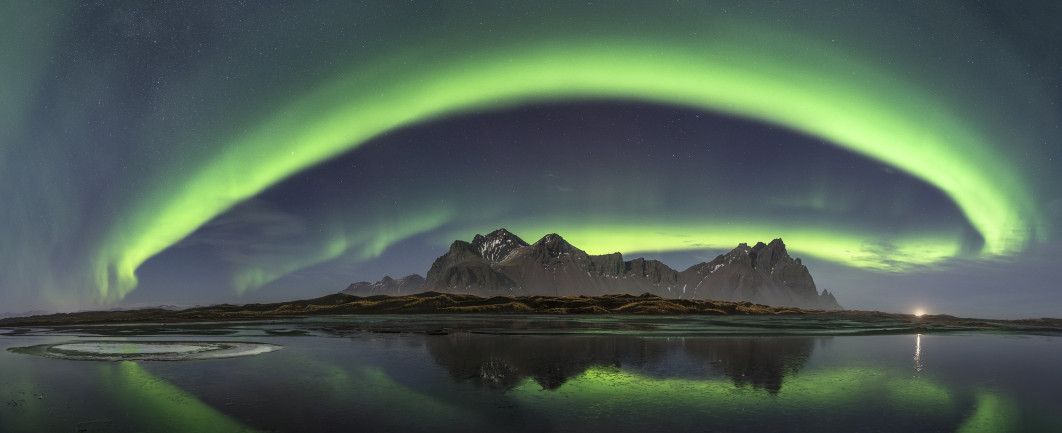 Fot. Luis Vilariño, &quot;Celestial Arch&quot;, 2. miejsce w kat. Aurorae / ZWO Astronomy Photographer of the Year 2025