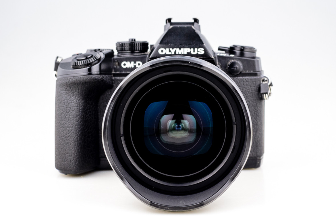 Olympus M.Zuiko 7-14 mm f/2,8 PRO z aparatem Olympus OM-D E-M1