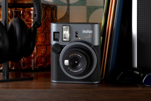 Instax mini 41 - odświeżony design i wygodniejsze fotografowanie