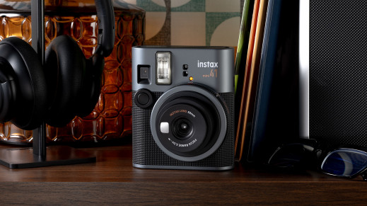 Instax mini 41 - odświeżony design i wygodniejsze fotografowanie