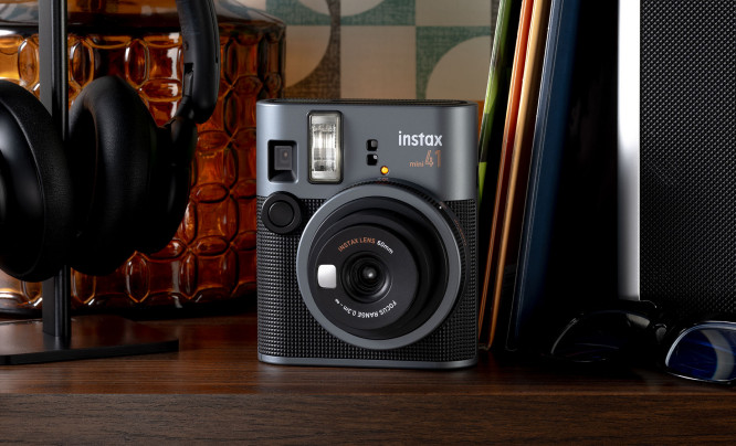  Instax mini 41 - odświeżony design i wygodniejsze fotografowanie