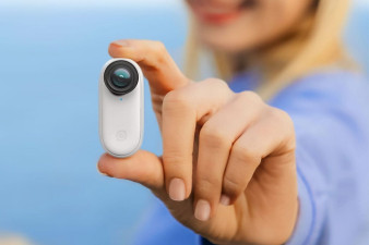 Insta360 Go 2 - rekordowo mała i lekka kamerka sportowa z wielofunkcyjną ładowarką