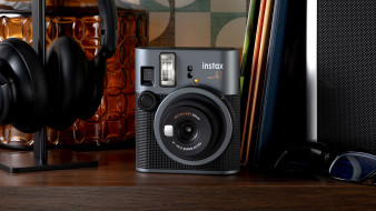 Instax mini 41 - odświeżony design i wygodniejsze fotografowanie