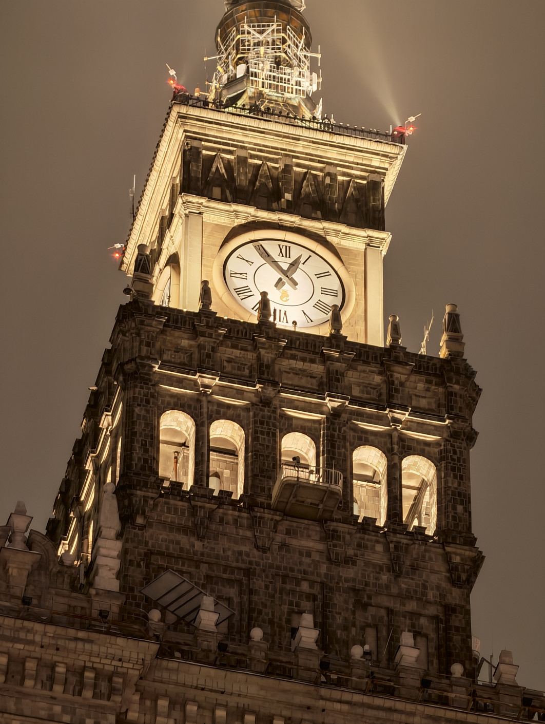 1/17 s, f/2.6, ISO 2500, Moduł tele 6x