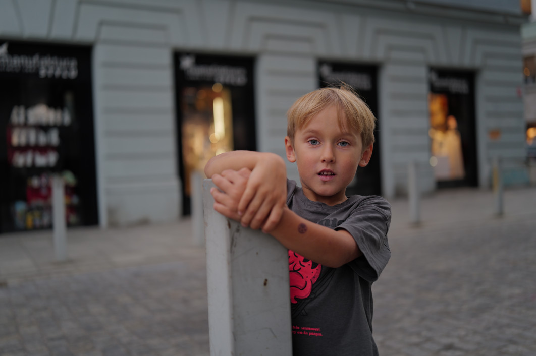 1/100 s, f/2, ISO 100, 43.0 mm