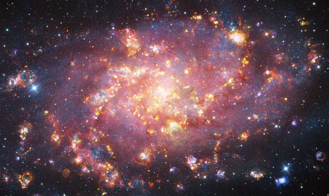 Fot. Bence Tóth, Péter Feltóti, Bertalan Kecskés, &quot;Fireworks&quot;, wyróżnienie w kat. Galaxies / ZWO Astronomy Photographer of the Year 2025