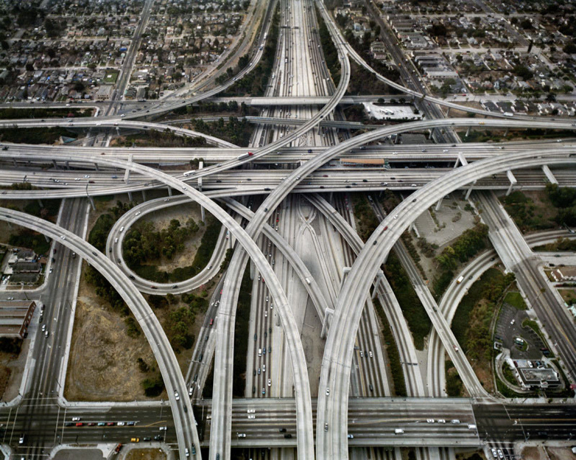 Highway #1. Intersection 105 & 110. Los Angeles, California USA. 2003 (c) Edward Burtynsky . Courtesy Nicholas Metivier, Toronto. Stefan Röpke, Köln