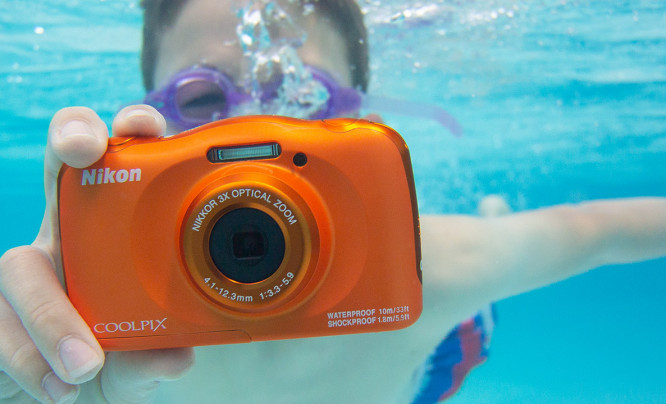 Nikon Coolpix W150 - nowa odsłona niedrogiego wodoodpornego kompaktu