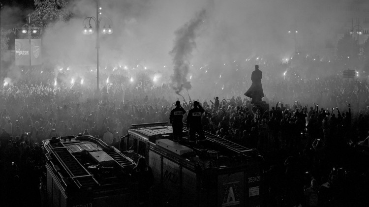 Rzecz o uniwersalnych i ważnych sprawach. Najbardziej osobisty projekt Jacentego Dędka na wystawie w Częstochowie