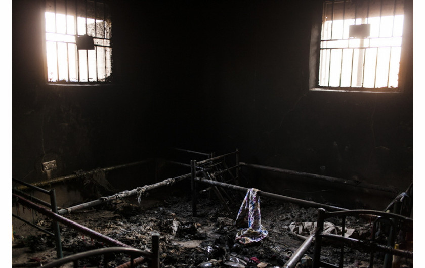 fot. Adriane Ohanesian, Sudan, mieszkania ograbione i spalone przez armię rządową Sudanu Południowego