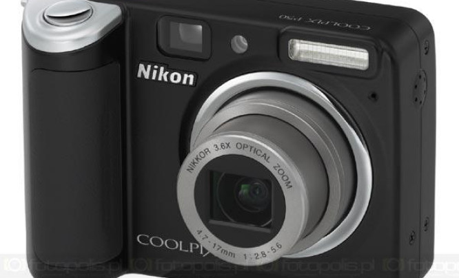  Nikon Coolpix P50 - skromniejszy brat P5100