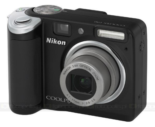 Nikon Coolpix P50 - skromniejszy brat P5100