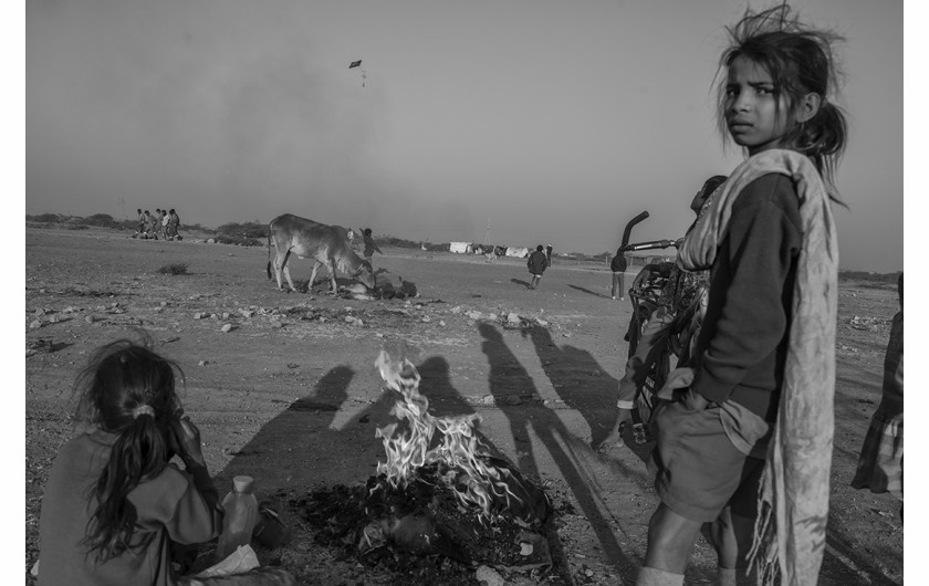 fot. Sampa Guha Majumdar, z cyklu Childhood, 2. nagroda w kategorii Photojournalism / Monovisions Photography Awards 2019