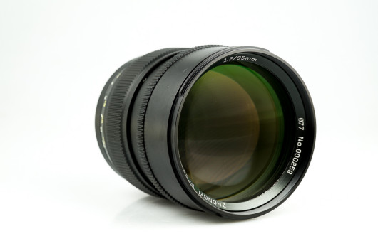 Mitakon Speedmaster 85 mm f/1.2 