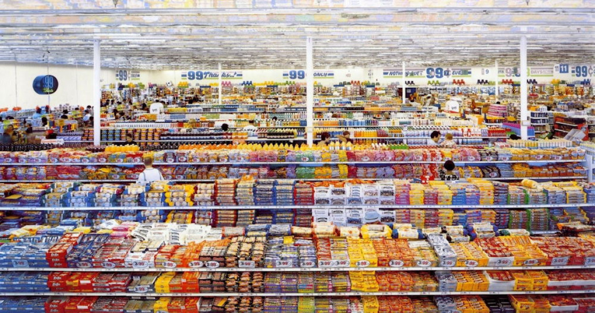 fot. Andreas Gursky, „99 Cent”, 2001