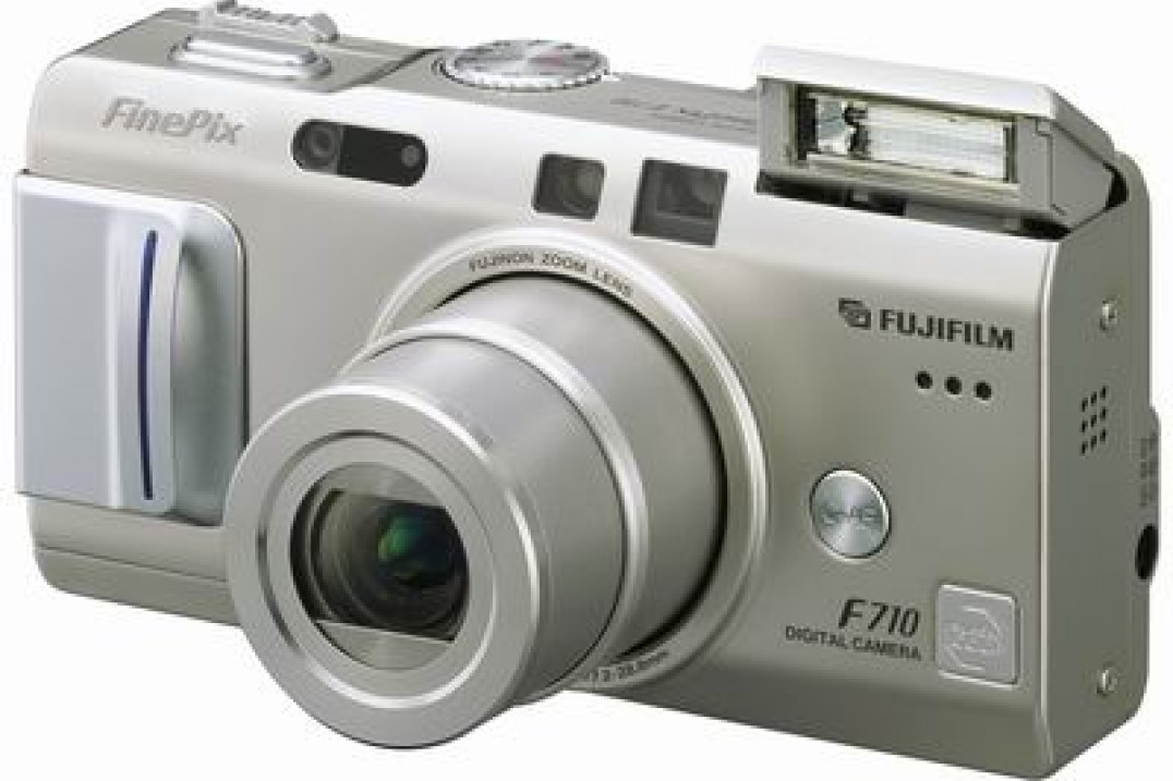 Fujifilm FinePix F710 Zoom - do pary