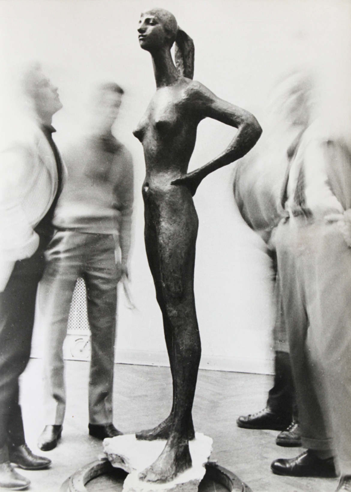 Jerzy Kosiński, "W galerii sztuki", 1957 