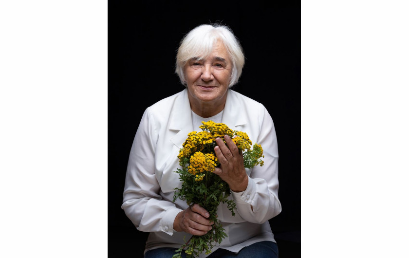 fot. Dominika Koszowska, The Last Herb Pickers,  Srebrny medal w amatorskiej kategorii Editorial