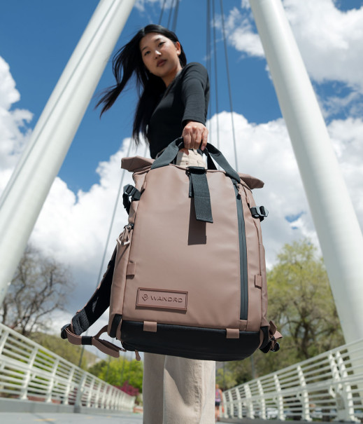 Plecaki WANDRD okiem kobiety. Najlepsze modele na damskie potrzeby