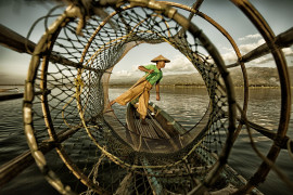 Inle Lake, FISHERMAN AT INLE LAKE, I miejsce w kategorii "Under 20" Siena International Photo Awards 2018