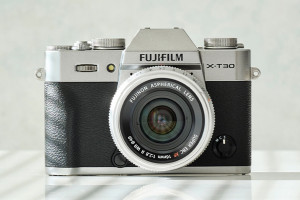 Fujifilm X-T30 II - nowy ekran, zwiększona wydajność i… wyższa cena
