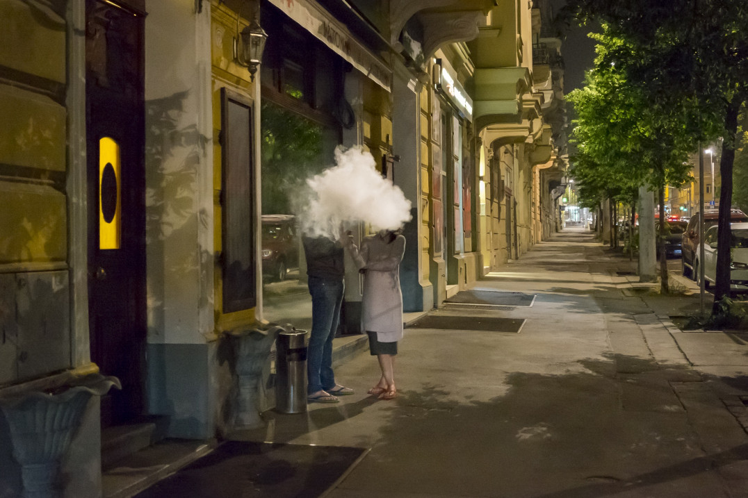 Surrealistyczna fotografia uliczna Julie Hrudovy [GALERIA]