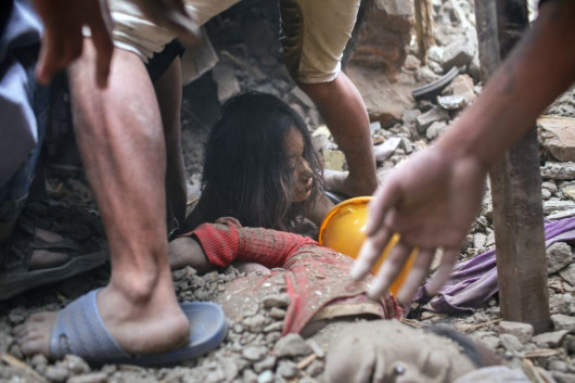 MACIEJ DAKOWICZ, FREELANCER - I miejsce w kategorii Wydarzenia (fotoreportaż)

Tragiczne sceny tuż po trzęsieniu ziemi w Katmandu.
Katmandu (Nepal), kwiecień 2015 r.