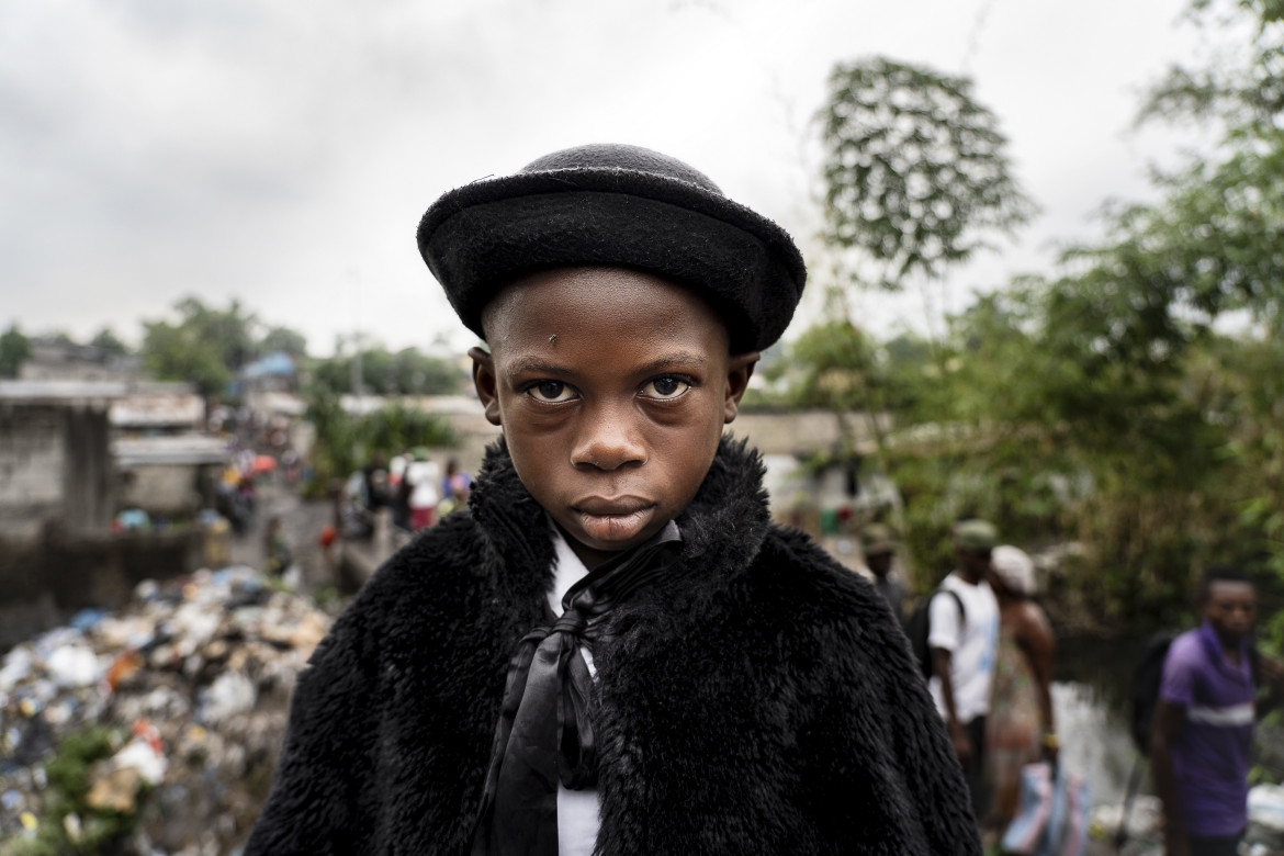 fot. Tariq Zaidi, z projektu "Sapeurs. Ladies and Gentlemen of the Kongo"
