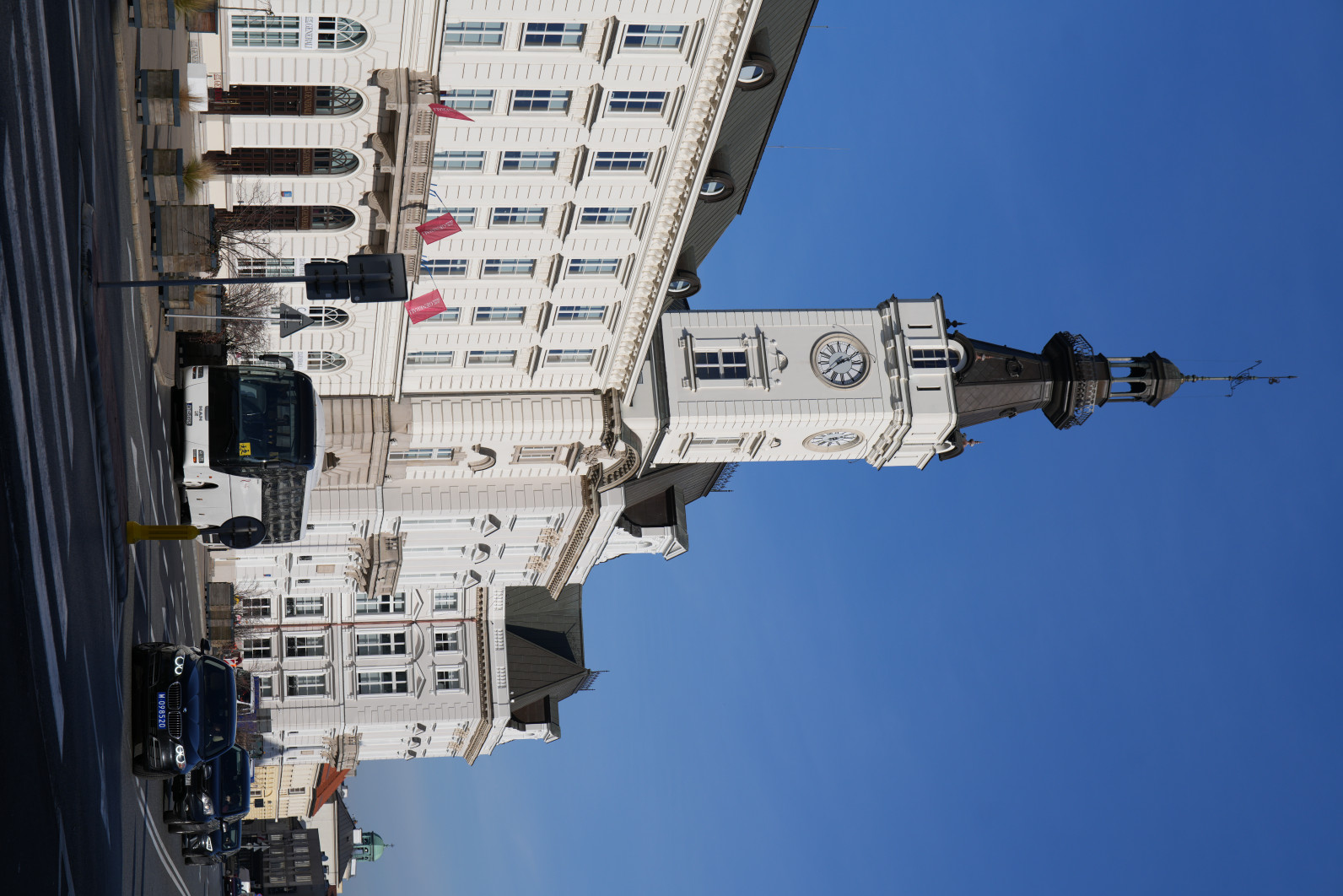 1/1000 s, f/5.6, ISO 100, 60.0 mm