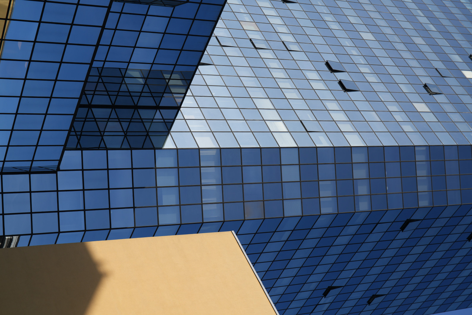 1/640 s, f/5.6, ISO 100, 60.0 mm