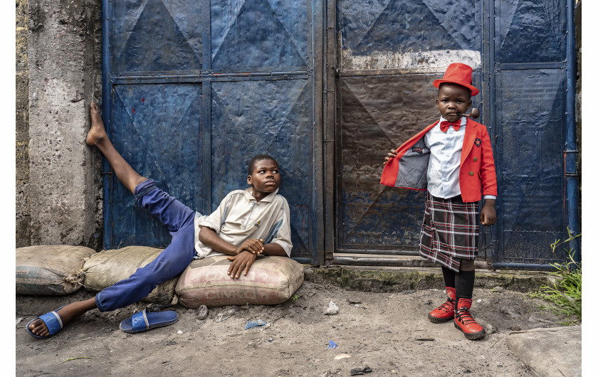 fot. Tariq Zaidi, z projektu Sapeurs. Ladies and Gentlemen of the Kongo