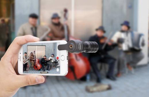 Nagrywasz filmy smartfonem? Mikrofon Saramonic SmartMic + to niedrogi sposób by znacznie podnieść ich jakość