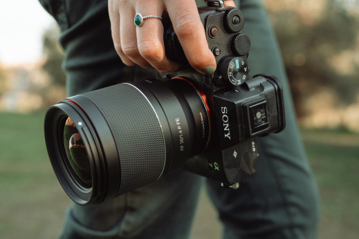 Samyang AF 35 mm f/1.4 P FE - pierwszy z nowej serii rekordowo lekkich i poręcznych obiektywów 