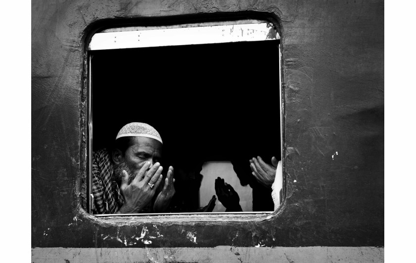 fot. Wei Fu, z cyklu Muslim Congregation in Dhaka, Event Photographer Of the Year (sekcja amatorska) / IPA 2020