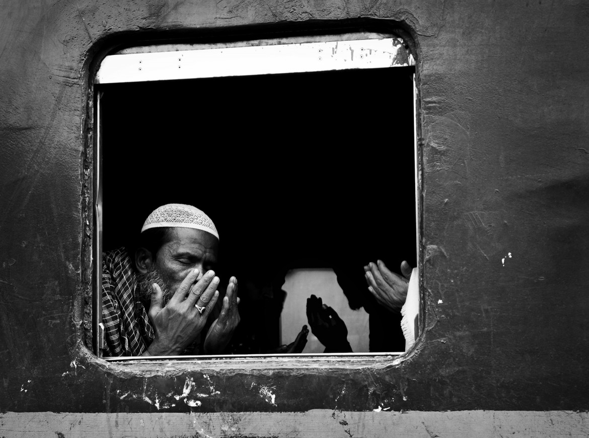 fot. Wei Fu, z cyklu "Muslim Congregation in Dhaka", Event Photographer Of the Year (sekcja amatorska) / IPA 2020