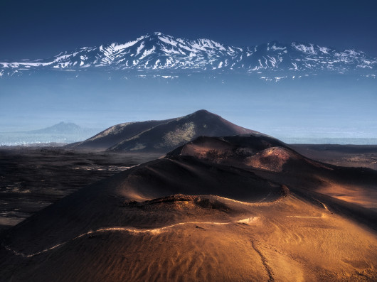 fot. Isabella Tabacchi, z cyklu Kamchatka: to The Abyss of The Earth, 1. miejsce w kategorii Nature i tytuł Fotografa Roku / Moscow International Foto Awards 2020