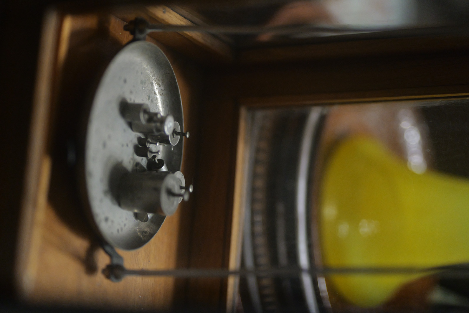 1/80 s, f/1.8, ISO 6400, 85.0 mm