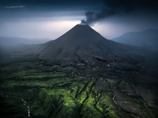fot. Isabella Tabacchi, z cyklu Kamchatka: to The Abyss of The Earth, 1. miejsce w kategorii Nature i tytuł Fotografa Roku / Moscow International Foto Awards 2020