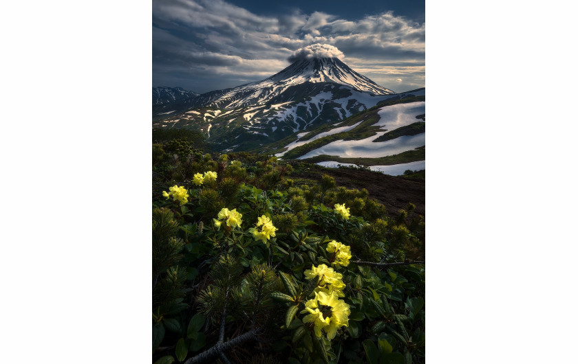 fot. Isabella Tabacchi, z cyklu Kamchatka: to The Abyss of The Earth, 1. miejsce w kategorii Nature i tytuł Fotografa Roku / Moscow International Foto Awards 2020