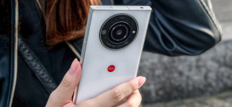 Leitz Phone 2 ma 1-calową matrycę 47 Mp. Ale to nadal flagowiec Sharpa w przebraniu