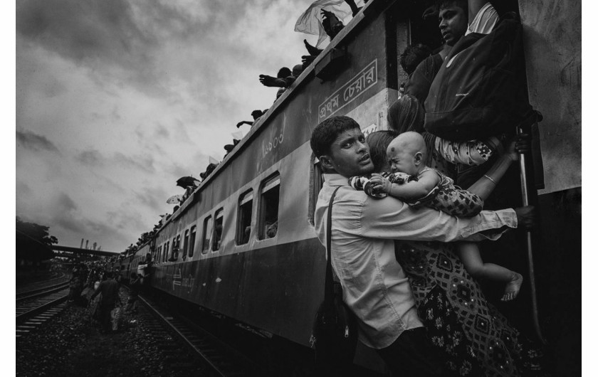 fot. MD Tanveer Hassan Rohan, Challenging journey, 3. miejsce w kategorii People konkursu National Geographic Travel Photographer of the Year 2018