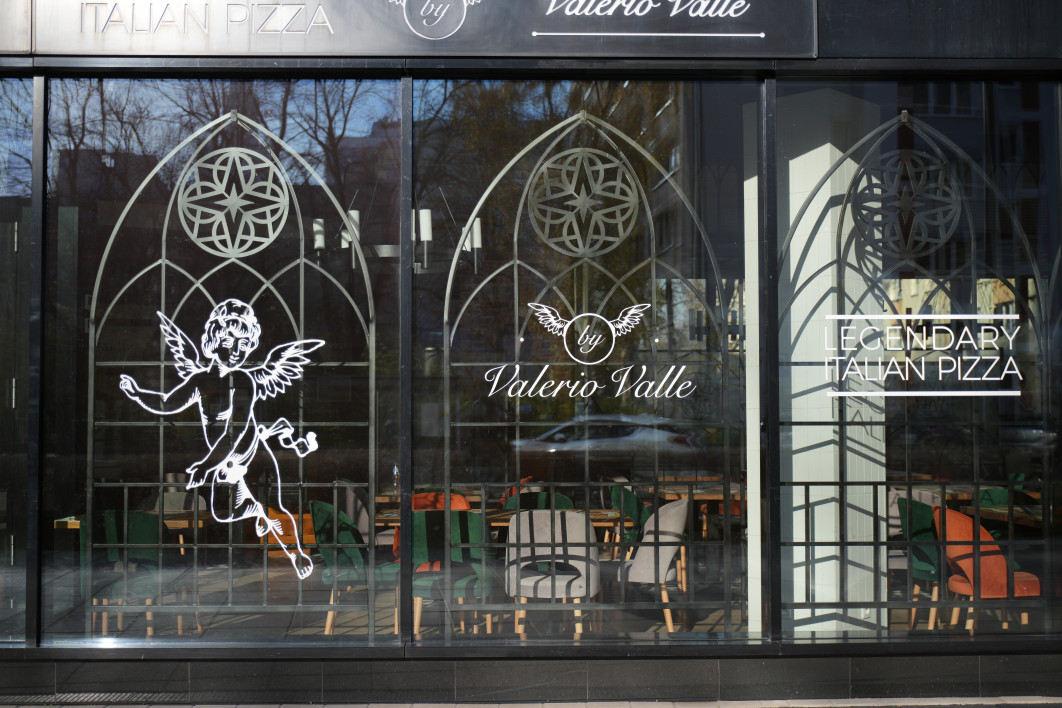 1/1000 s, f/2.8, ISO 100, 43.0 mm