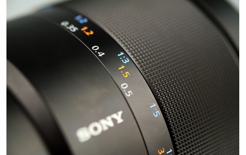 Sony FE 90 mm F2,8 MACRO G OSS - pierścień ustawiania ostrości