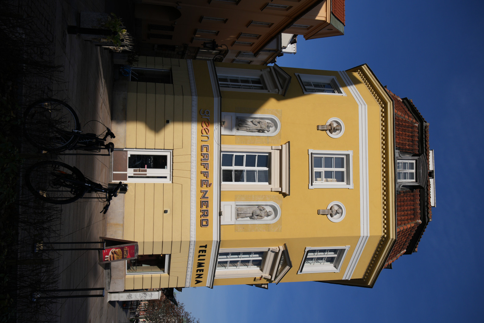 1/1600 s, f/6.3, ISO 200, 31.0 mm