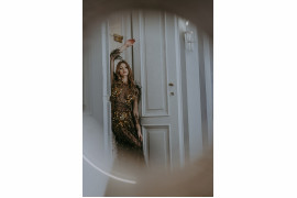 fot. Piotr Myszkowski, z cyklu "The Ghost From The Lost Amber Room", bronz w kategorii Editorial / Fashion | Moscow International Foto Awards 2020